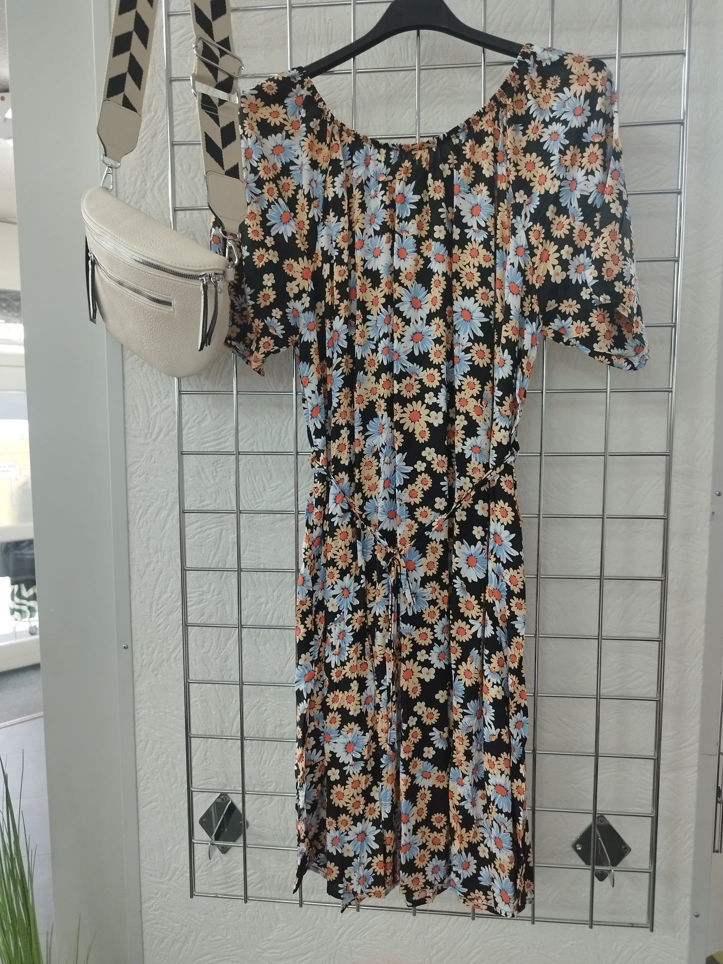 Kleid onesize 36-40, verschiedene Farben