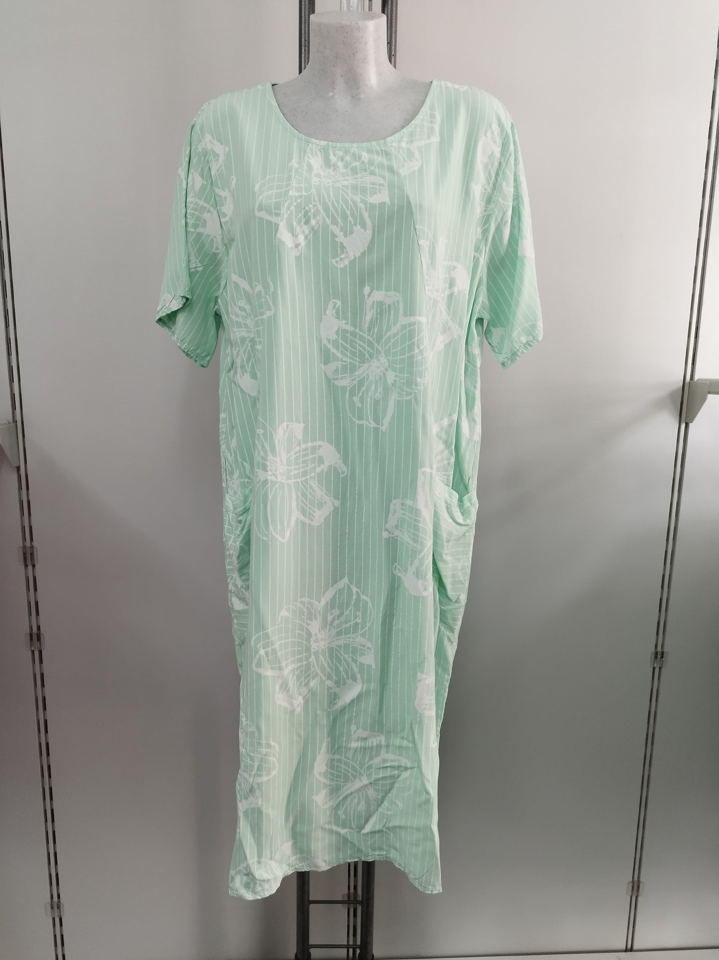 Kleid 42-46, verschiedene Farben