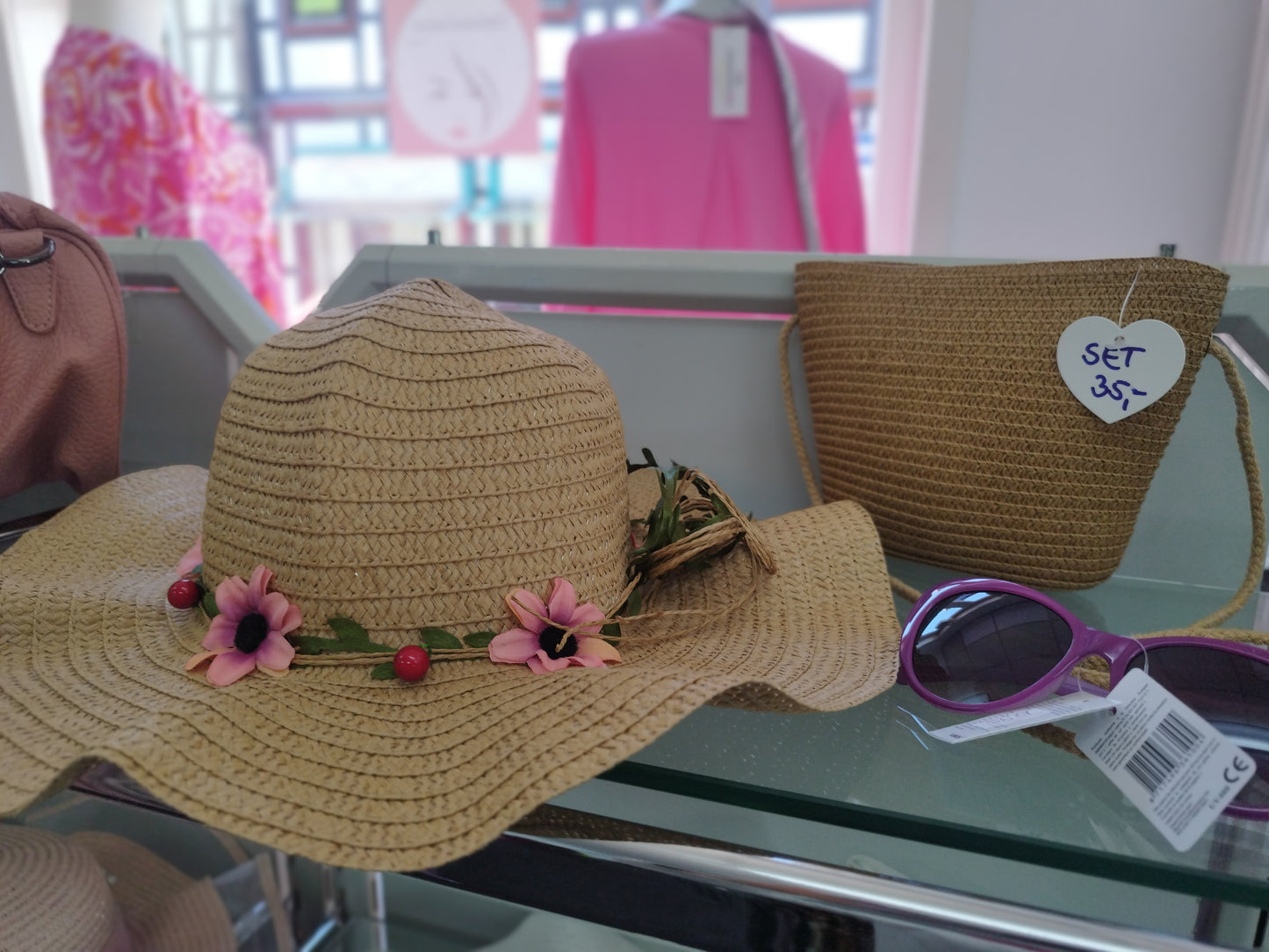 Sommerhut und Tasche